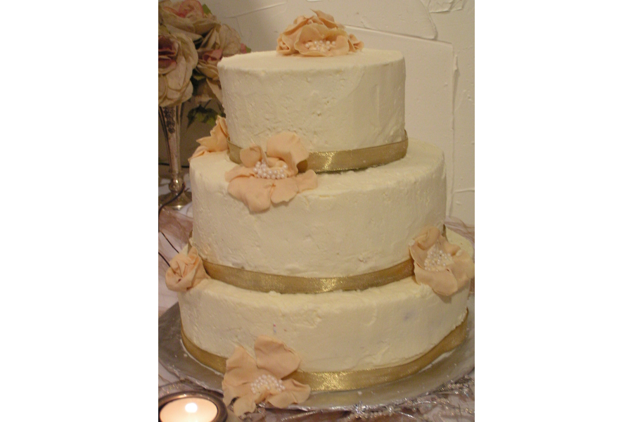 carleton house sample wedding cake